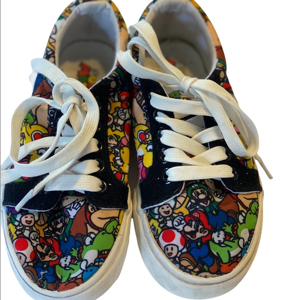 Ground Up Mario boys size 13 lace up shoes